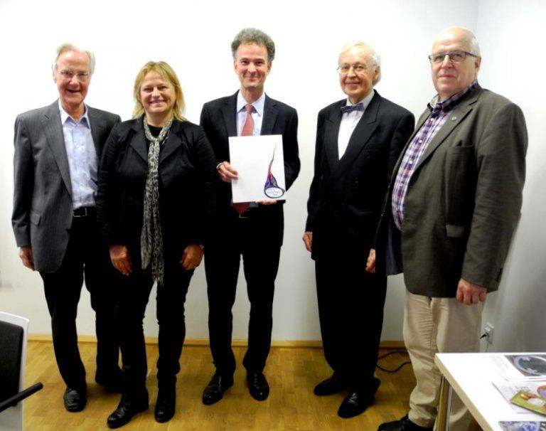 Porträts bisheriger Preisträger des INTR°A-Projektpreises