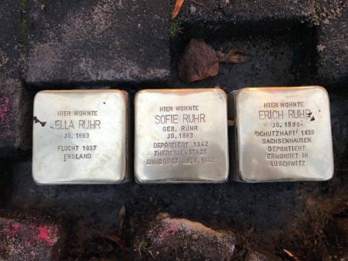 Stolpersteine klein
