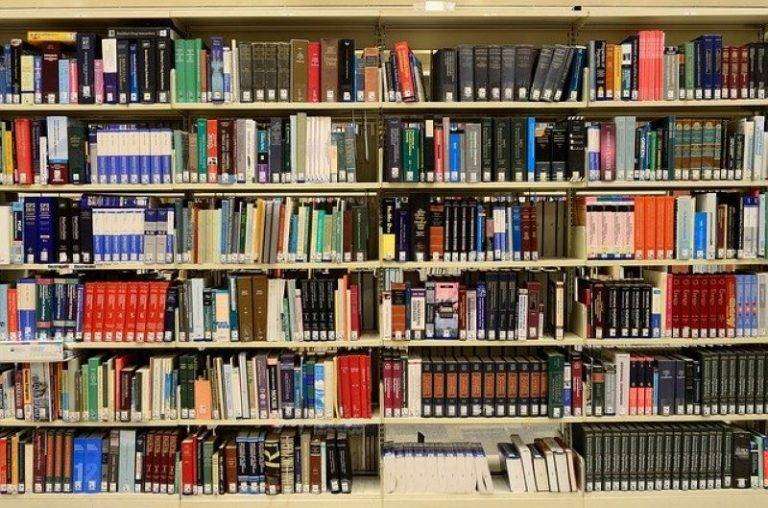 Jenseits konfessioneller Grenzen – Online-Studientag u. INTR°A-Jahrestagung 2020 zu pluralistischer Religionspädagogik Jenseits konfessioneller Grenzen – Online-Studientag u. INTR°A-Jahrestagung 2020 zu pluralistischer Religionspädagogik