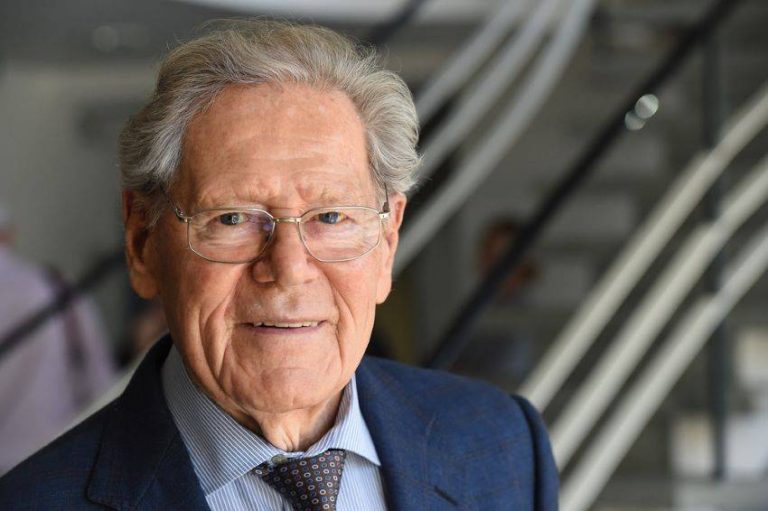 Weltbekannter katholischer Theologe und Pionier des interreligiösen Dialogs Hans Küng gestorben