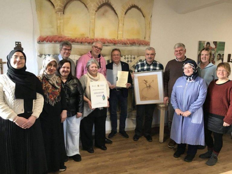 INTR°A-Projektpreis an Abraham-Haus in Marl übergeben INTR°A-Projektpreis an Abraham-Haus in Marl übergeben