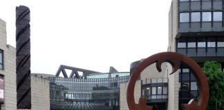 Engel der Kulturen – Landtag NRW in Düsseldorf zeigt „Friedenssäule“ und Ausstellung dazu